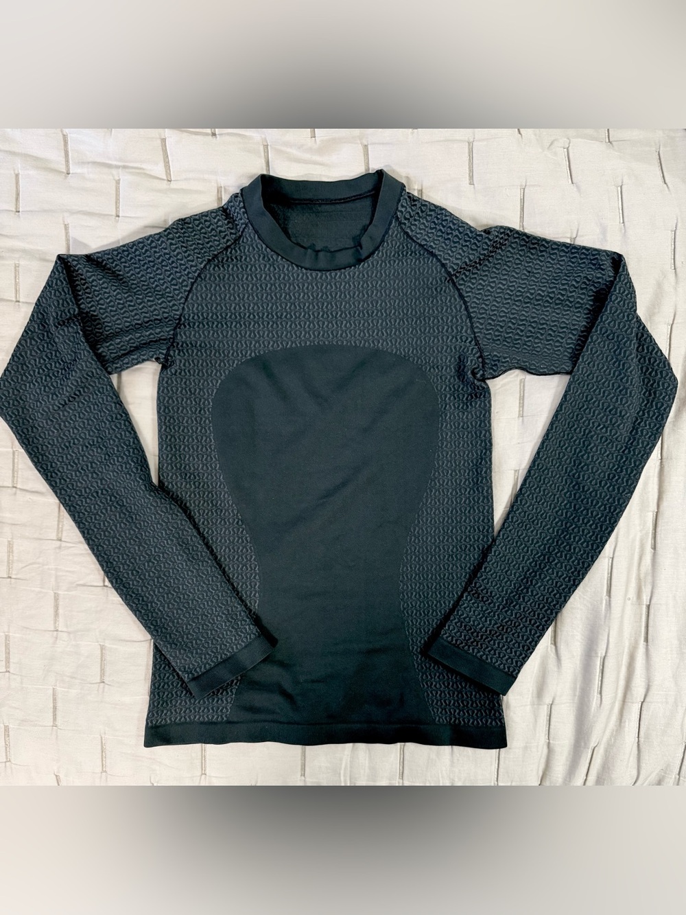 Lululemon Women’s Black Logo Print Swiftly Tech Long Sleeve Shirt Size M